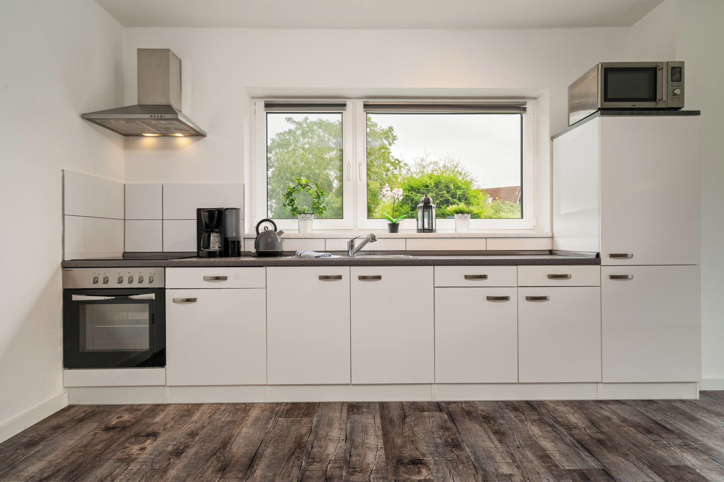 Microwave, oven, stovetop, coffee/tea maker