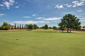 Golf - Elegant 4BD/2BA Home in Prime Glendale Location! (Glendale)
