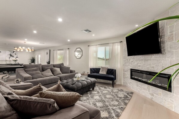 スマートテレビ、暖炉