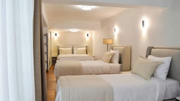 Superior Studio Suite, Courtyard View | In-room safe, blackout curtains, iron/ironing board, free WiFi