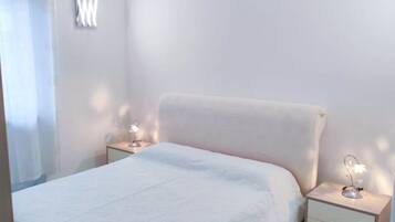 1 camera, ferro/asse da stiro, culla da viaggio, Wi-Fi gratuito