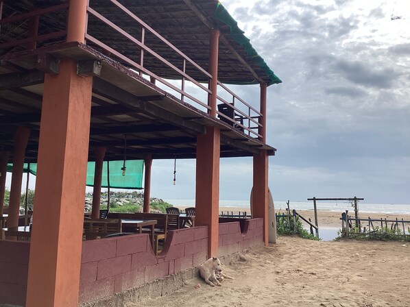 Vista frontal de la propiedad