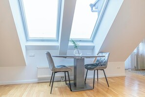Dining - Light-Filled Vienna Studio, Perfect for 2 Guests (Vienna)
