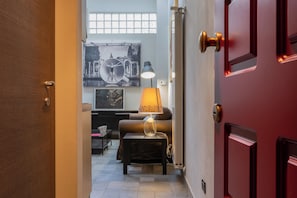 Basic Apartment | Living room