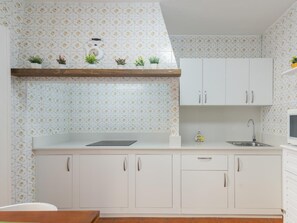 Fridge, microwave, coffee/tea maker, toaster