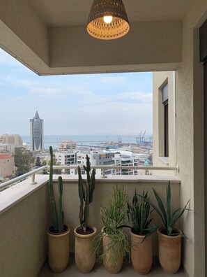 Apartment, Balcony, Sea View | Interior