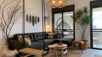 Apartment, Balcony, Sea View | Living area