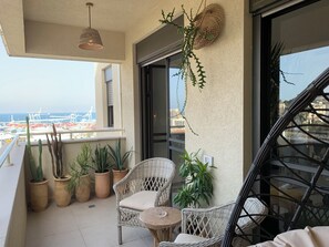 Apartment, Balkon, Meerblick | Fassade der Unterkunft