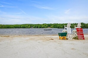 Beach - Poconos Pines Escape • Sauna • Hot Tub •Playground (Pocono Lake)