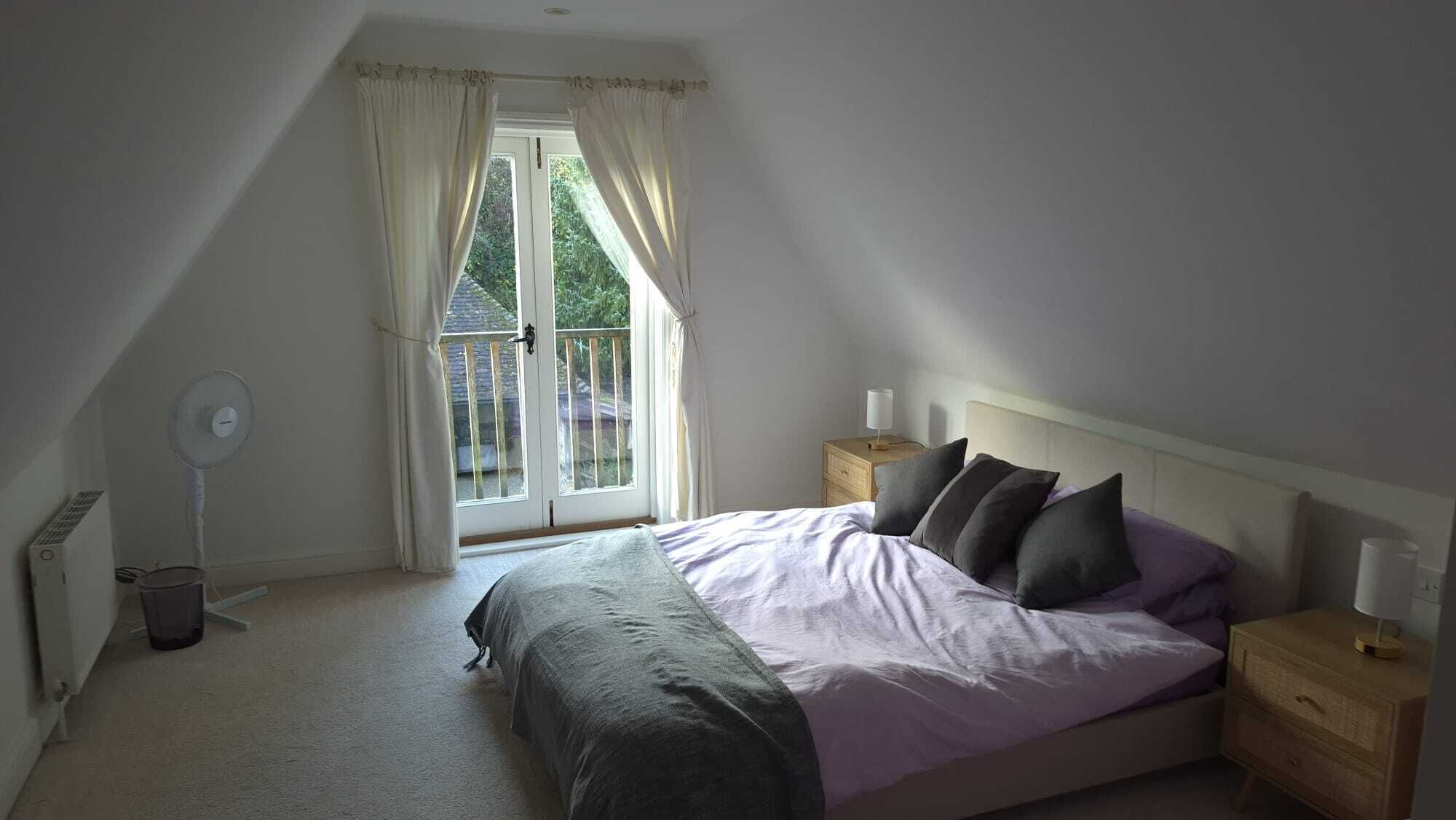 5 عدّة غرف نوم ومكواة/لوح كي وواي فاي مجانًا وملاءات أسرّة