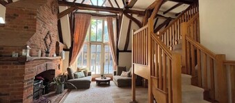 Kent barn private pool, hot tub & kids play area