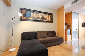 Premier Essential Plus | Living area