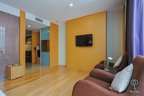 Premier Essential Plus | Living area