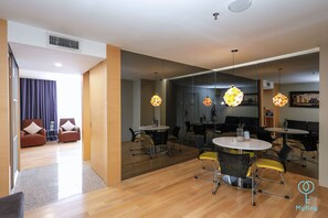 Premier Essential Plus | Living area