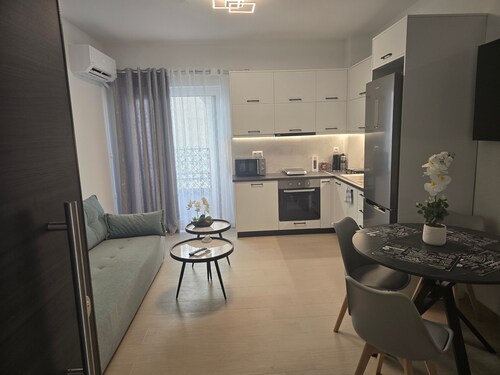 Appartement 'Preveza Lux and Comfort Suites' avec balcon, Wi-Fi et climatisation