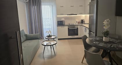 Appartement 'Preveza Lux and Comfort Suites' avec balcon, Wi-Fi et climatisation