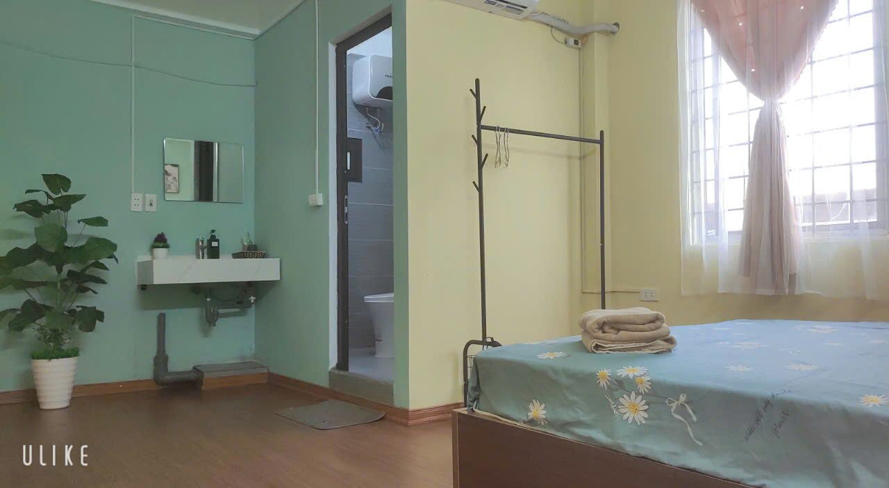 2 bedrooms, iron/ironing board, WiFi