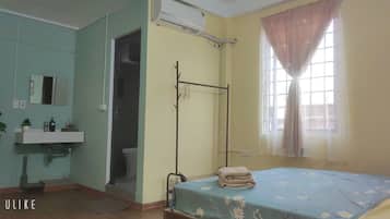 2 bedrooms, iron/ironing board, WiFi