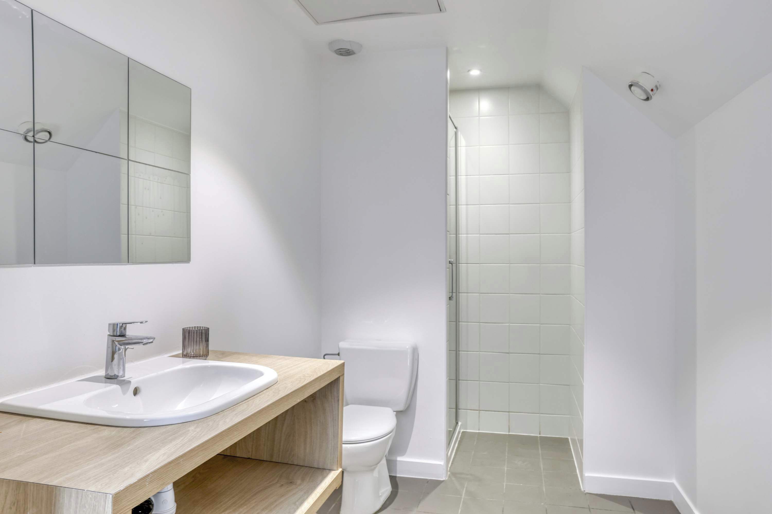 Douche, serviettes fournies