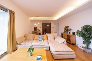 Superior Apartment, 3 Bedrooms, Balcony, City View | Living room