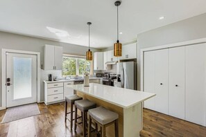 Fridge, microwave, oven, stovetop - Modern 2BR near Tobacco Trail w/ rooftop deck (Durham)