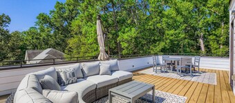 Modern 2BR near Tobacco Trail w/ rooftop deck