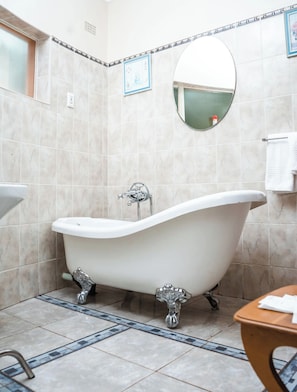 Chalet Familial, vue piscine | Salle de bain