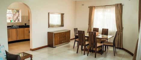 Chalet Familial, vue piscine | Rideaux occultants, Wi-Fi gratuit