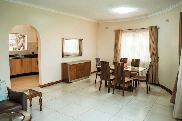 Chalet Familial, vue piscine