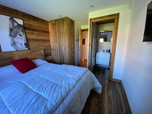 Room - Elegant duplex in Crest-Voland center with parking and large terrace (Crest-Voland)