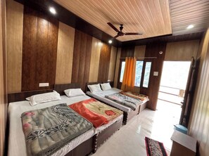 Quadruple Room | Desk, free WiFi, bed sheets - Vihan resort and restaurant (Ukhimath)