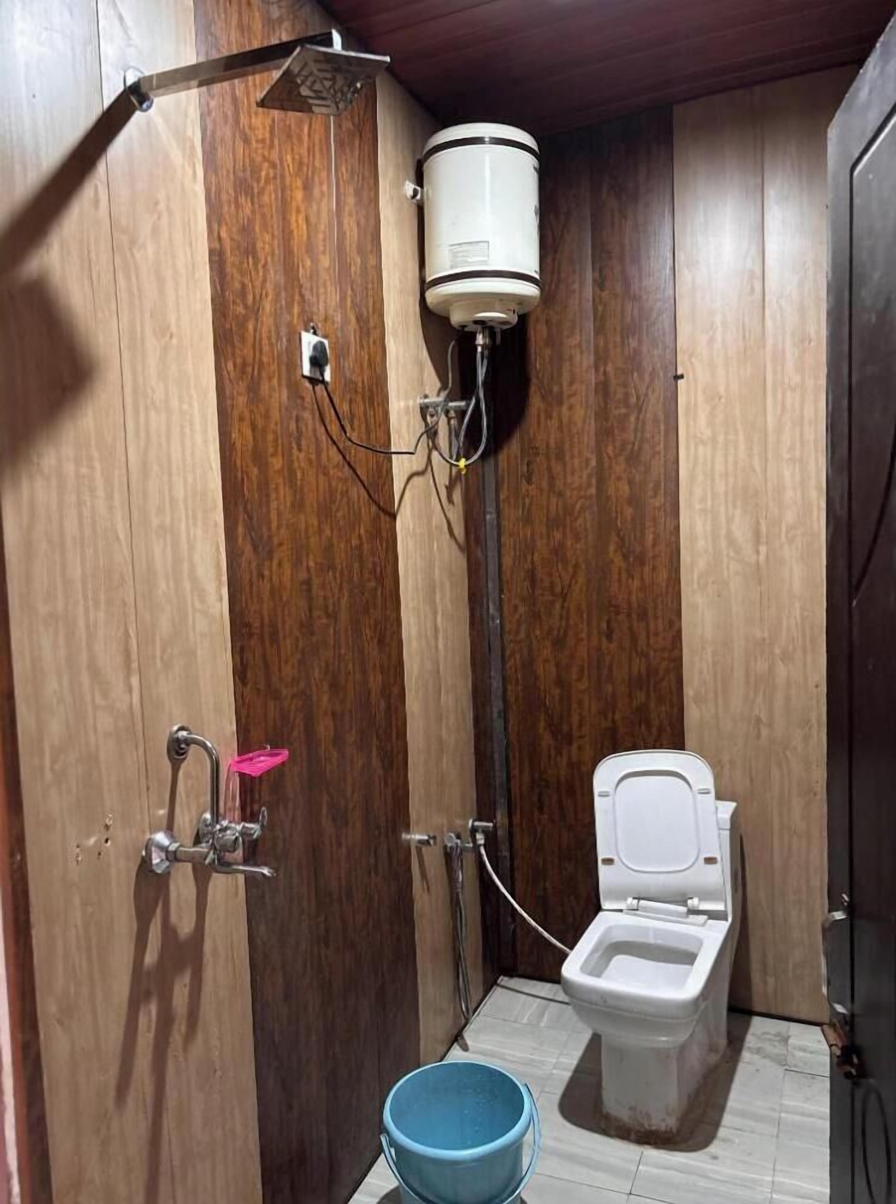 Shower, free toiletries, towels, soap