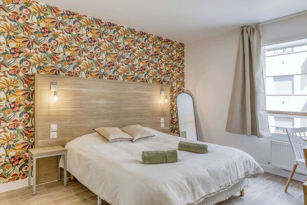 1 bedroom, desk, iron/ironing board, WiFi