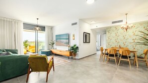 Leilighet, strandutsikt | Oppholdsområde