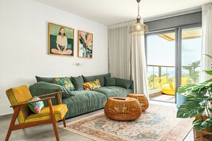 Apartment, Beach View | Living area