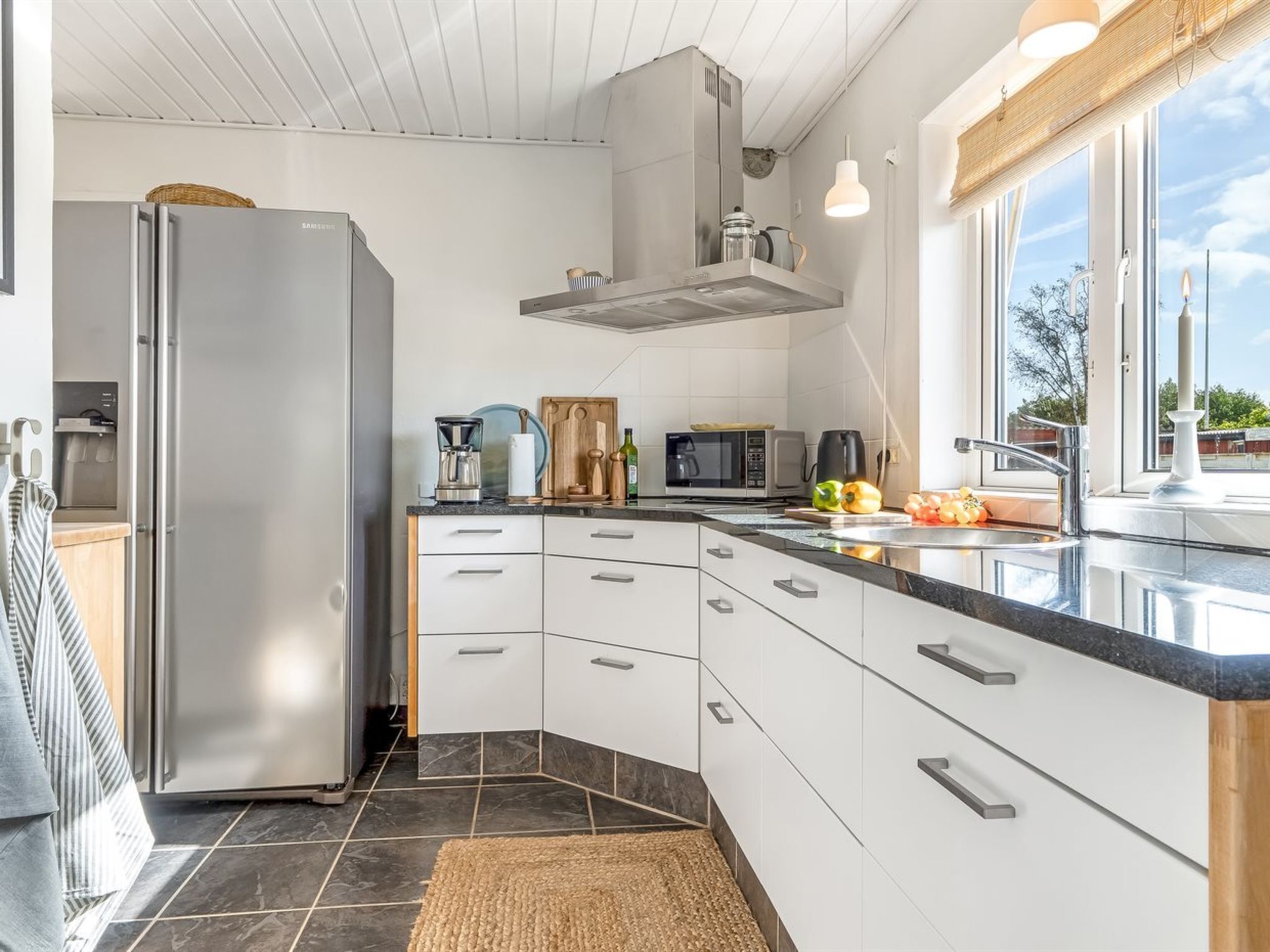 Kühlschrank, Mikrowelle, Ofen, Geschirrspüler