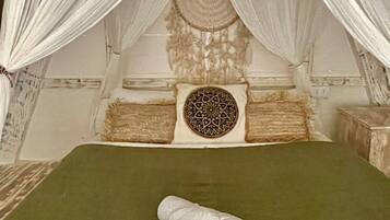 In-room safe, free WiFi