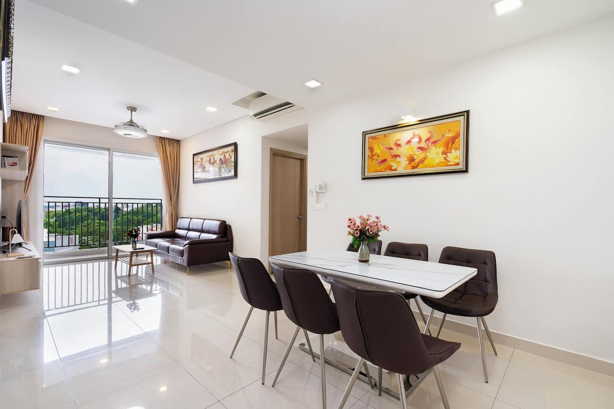 Apartamento urbano, vista para a cidade | Área de estar