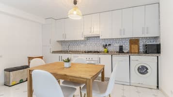 Fridge, microwave, oven, dishwasher