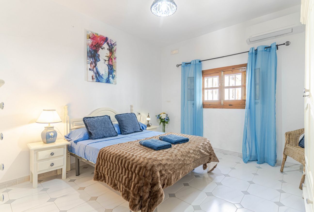 Iron/ironing board, free WiFi