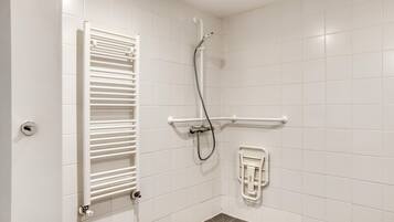 Shower, towels
