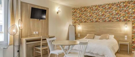 1 bedroom, desk, iron/ironing board, WiFi