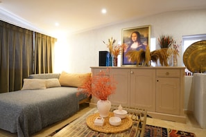 Standard Double Room | Desk, laptop workspace, free WiFi