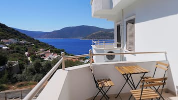 Standard-Zweibettzimmer | Schreibtisch, laptopgeeigneter Arbeitsplatz, kostenloses WLAN