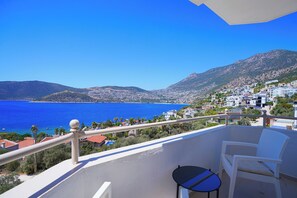 Standard Double Room | Desk, laptop workspace, free WiFi - Kalkan Ayapa Hotel (Kaş)
