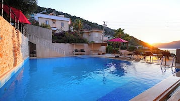 Seasonal outdoor pool