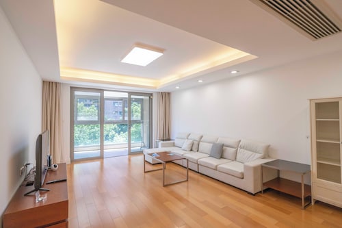 Tyms Stylish 3BR 2BA Apt Xuhui Center