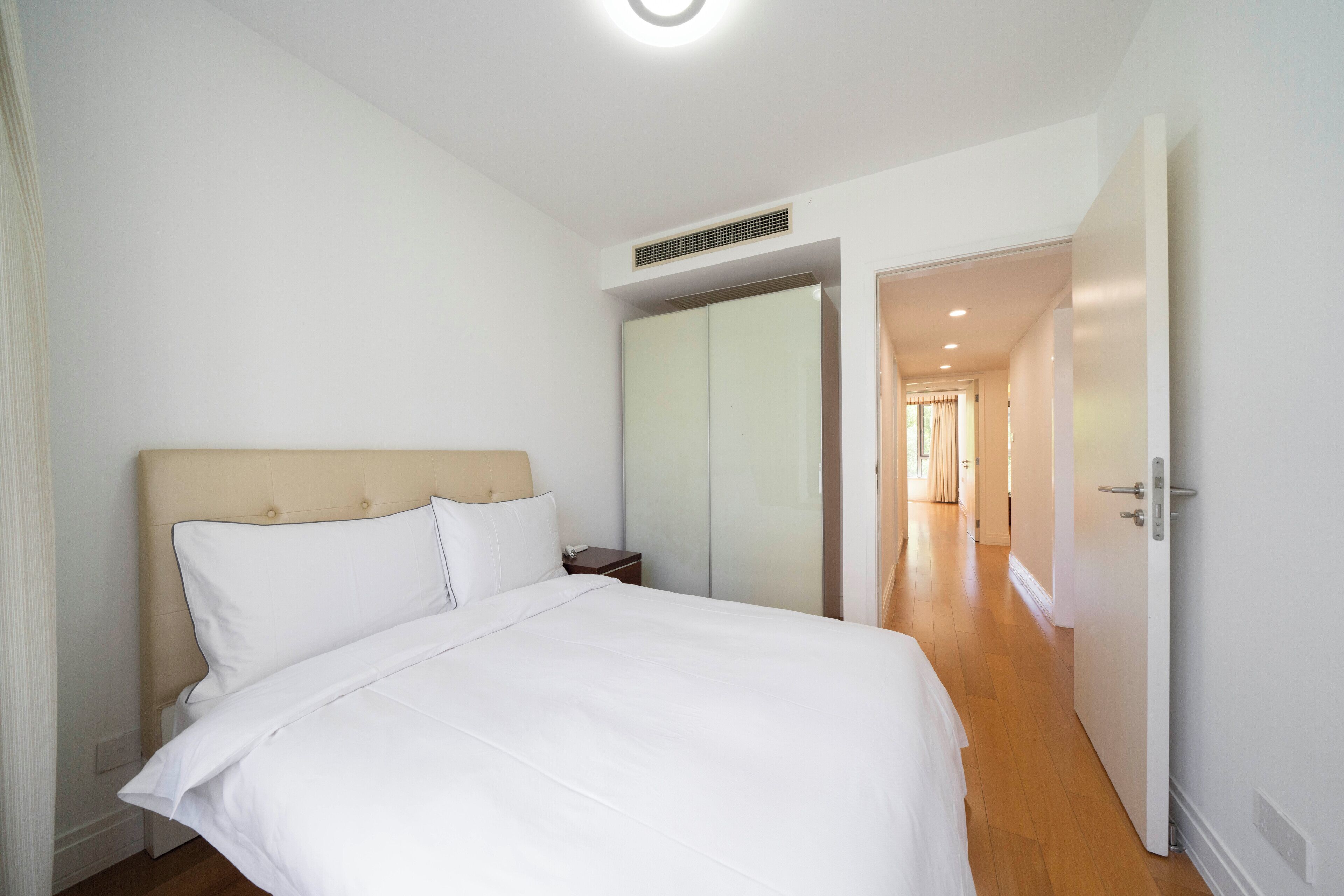 Iron/ironing board, free WiFi