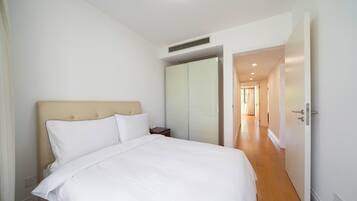 Iron/ironing board, free WiFi