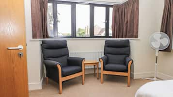 1 habitación, decoración personalizada y muebles diferentes